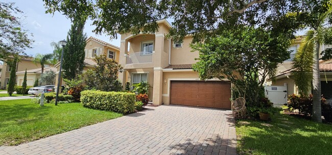 4291 N Magnolia Cir in Delray Beach, FL - Foto de edificio - Building Photo