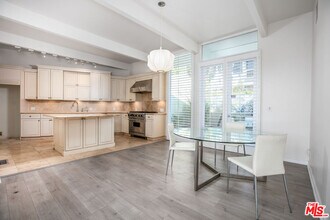 789 Linda Flora Dr in Los Angeles, CA - Building Photo - Building Photo