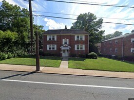 32 E Springfield Rd, Unit 1R in Springfield, PA - Building Photo