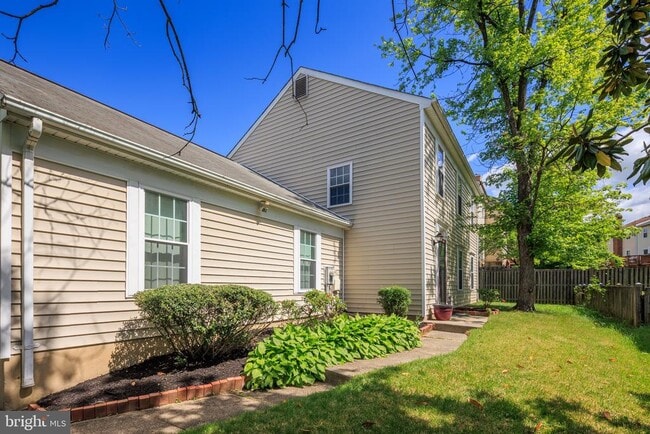 2432 Hyannis Ln in Crofton, MD - Building Photo - Building Photo