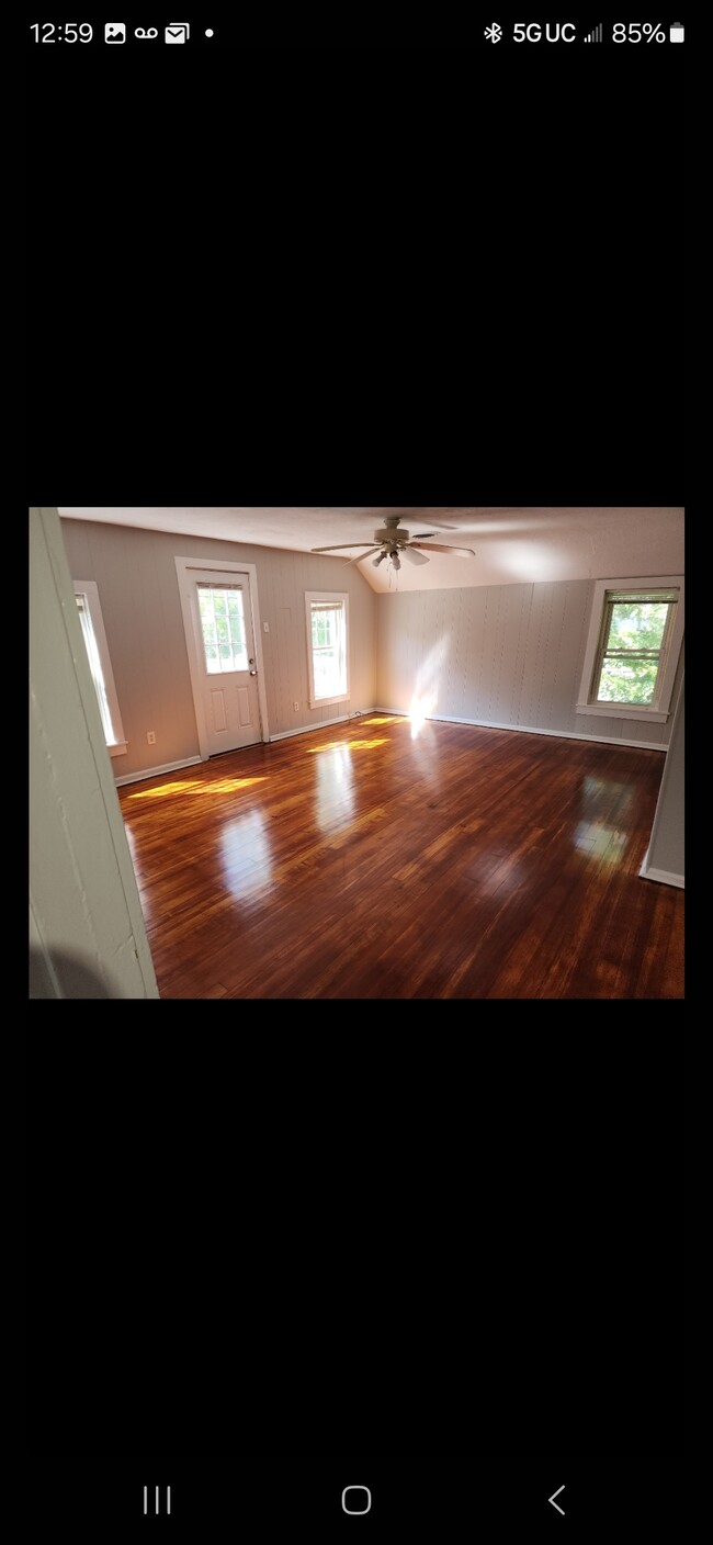 527 Ten Rod Rd in North Kingstown, RI - Building Photo - Building Photo