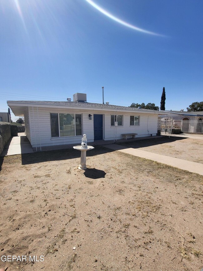 7416 Alpine Dr in El Paso, TX - Building Photo - Building Photo