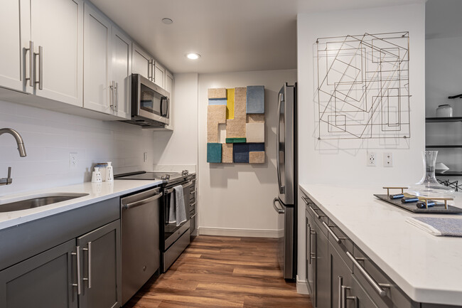 Watermark Kendall West in Cambridge, MA - Building Photo - Interior Photo