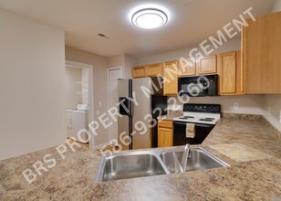 15338 Cornell Dr in Clinton Township, MI - Building Photo - Building Photo