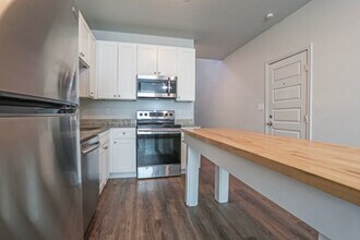 3325 Brambleton Hill Pl in Forest Hill, TX - Building Photo - Building Photo