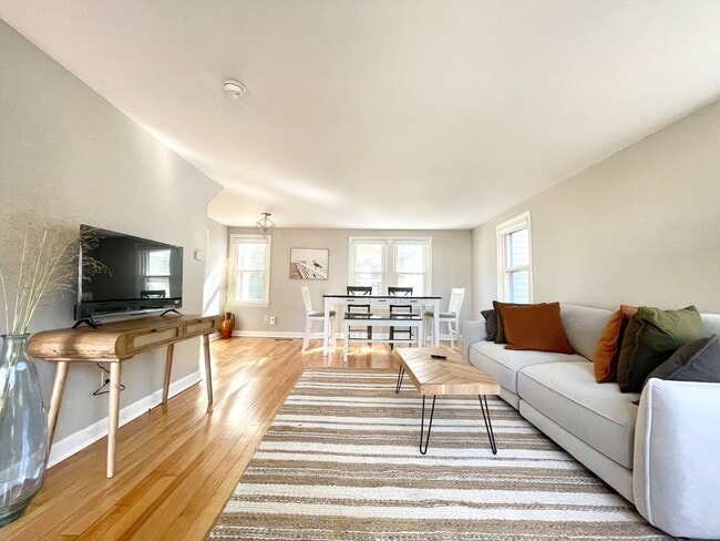 35 Cumberland St, Unit 2