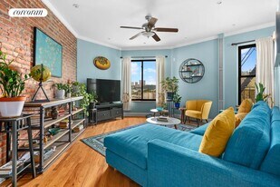 575 Riverside Dr in New York, NY - Building Photo