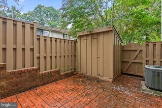 18734 Ginger Ct in Germantown, MD - Building Photo - Building Photo
