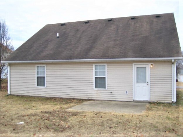 1639 Jo Ann Dr in La Vergne, TN - Building Photo