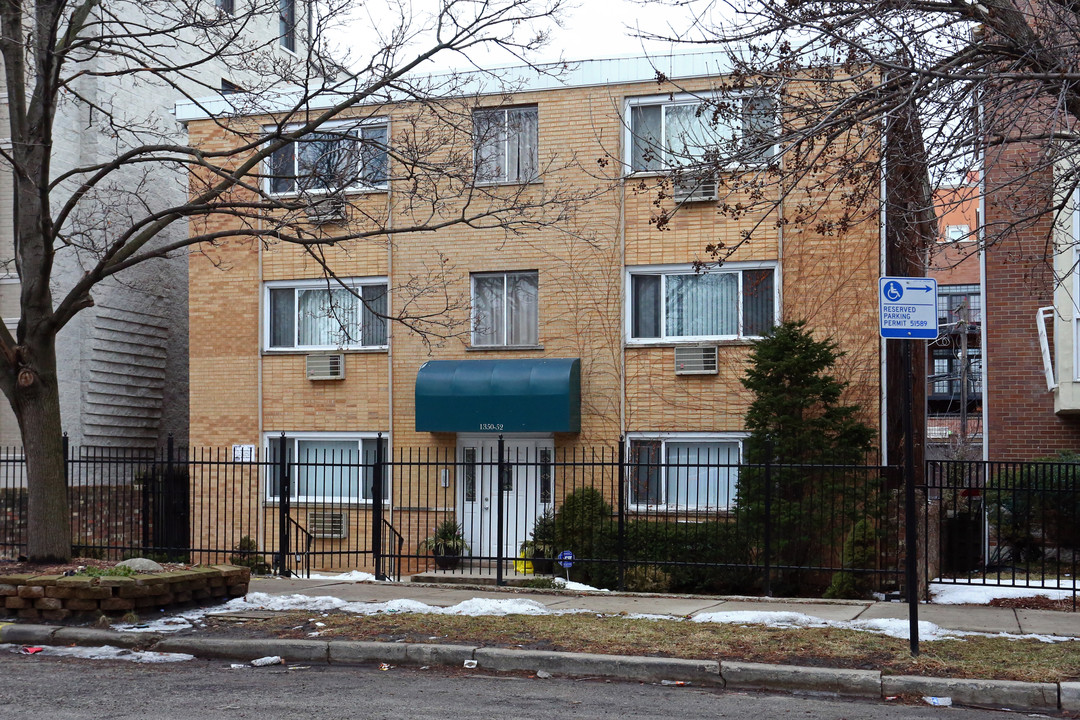 1350-1352 N Cleveland Ave in Chicago, IL - Building Photo