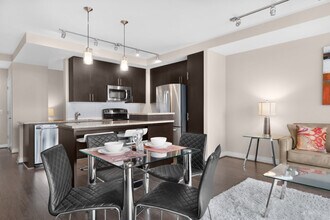 3718 Midtown Dr in Tampa, FL - Foto de edificio - Building Photo