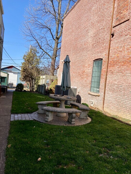 833 Main St in Tell City, IN - Building Photo
