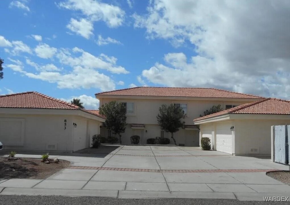 853 Warren Rd in Bullhead City, AZ - Building Photo