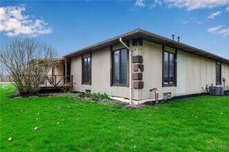 9400 Wehrle Dr in Clarence, NY - Building Photo - Building Photo