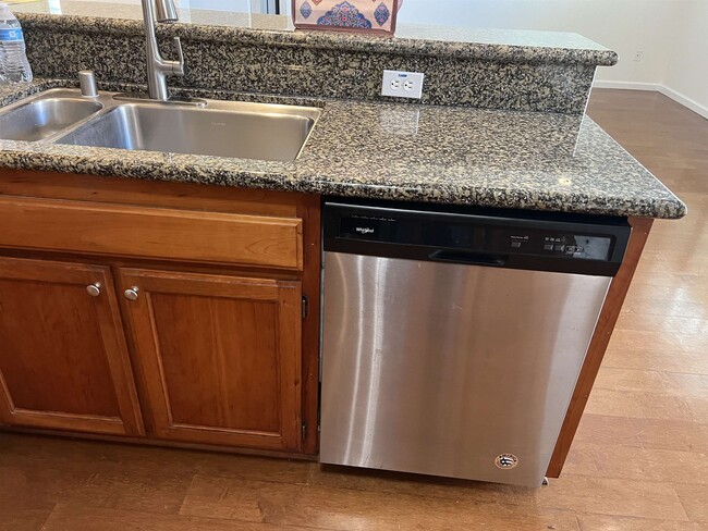 1112 Park W Dr in Pittsburg, CA - Building Photo - Building Photo