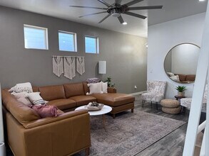 2092 W Bella Ln in Nampa, ID - Building Photo - Building Photo