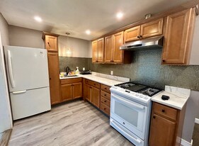 61 Blackstone Rd in Weymouth, MA - Building Photo