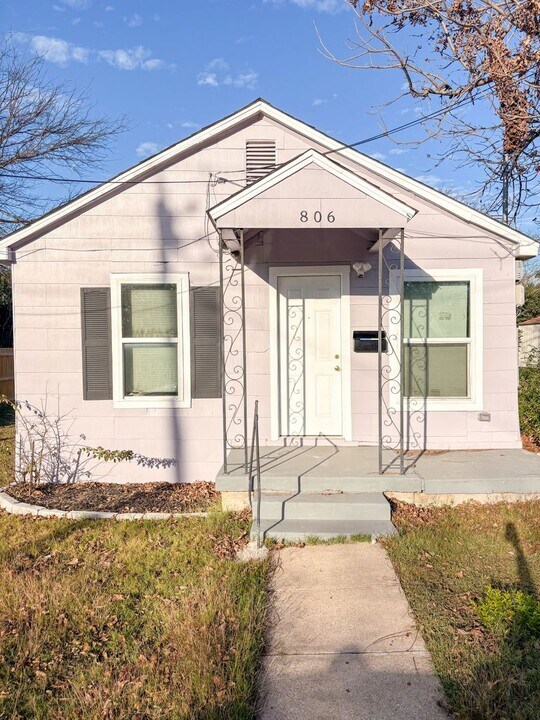 806 S 22nd St in Temple, TX - Building Photo