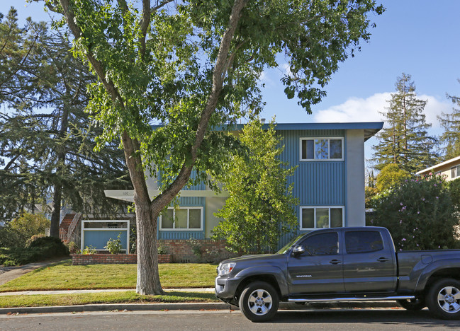 160 Towne Terrace in Los Gatos, CA - Building Photo - Building Photo