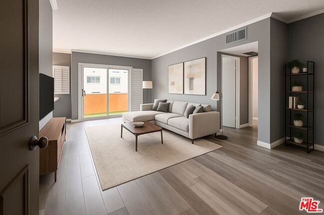 5349 Newcastle Ave in Los Angeles, CA - Building Photo - Building Photo