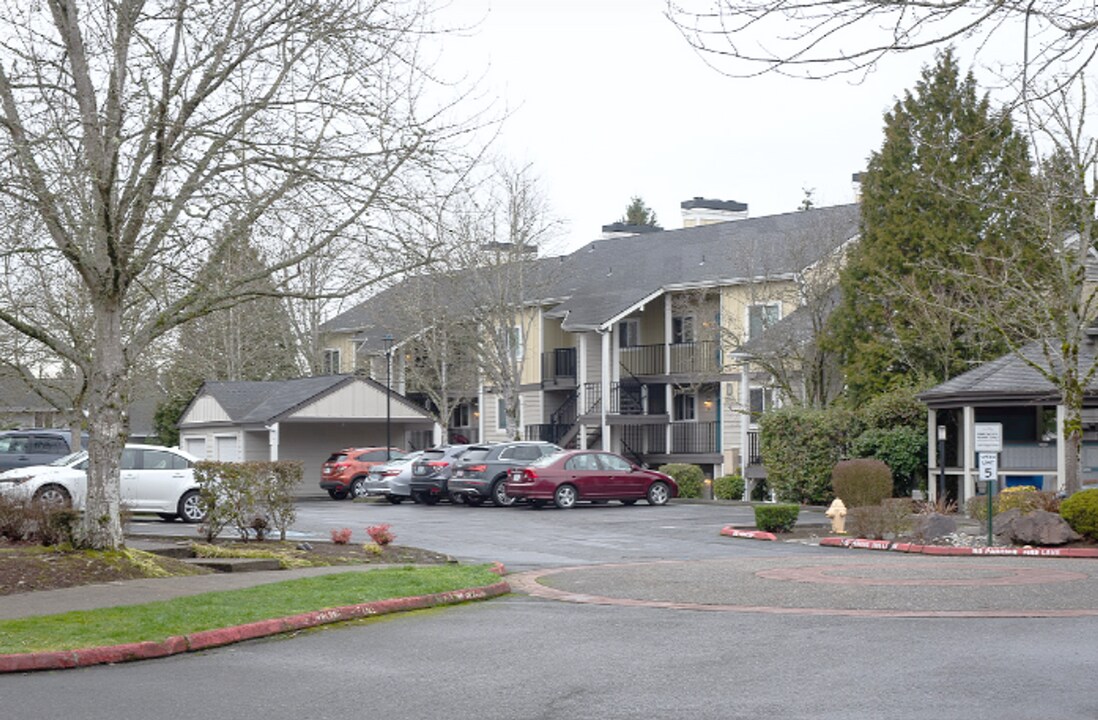 Martine Apartments in Bellevue, WA - Foto de edificio