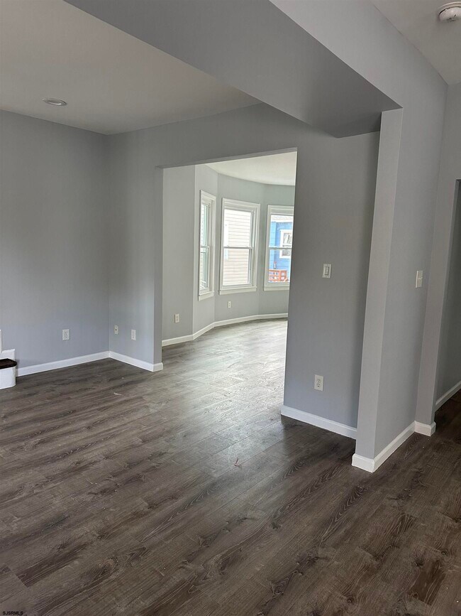 12 S Jackson Ave in Ventnor, NJ - Building Photo - Building Photo