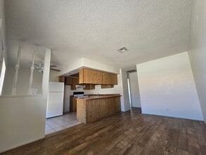 4300 N Lamont St in Las Vegas, NV - Foto de edificio - Building Photo