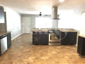 2308 W Orchid Ln in Phoenix, AZ - Foto de edificio - Building Photo