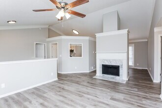 215 Ashland Manor Dr in Lawrenceville, GA - Building Photo - Building Photo