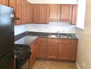 2761 N Sawyer Ave in Chicago, IL - Building Photo - Building Photo