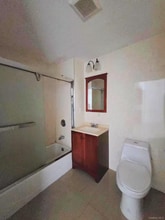 71-66 Parsons Blvd in Kew Gardens Hills, NY - Building Photo - Building Photo