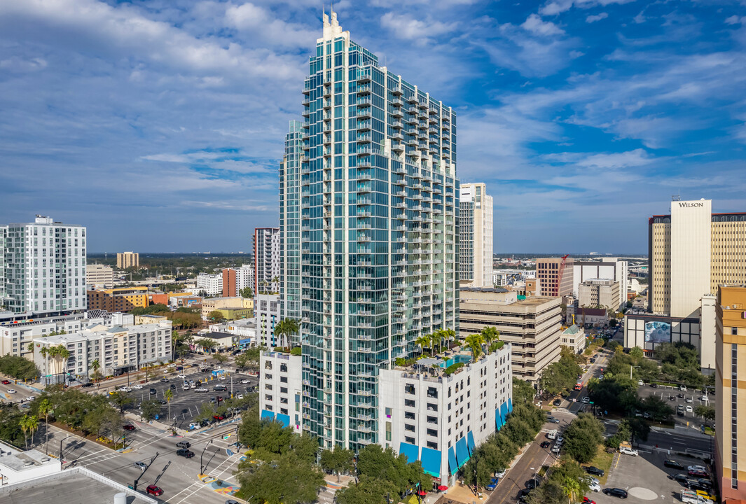 Skypoint Condominiums in Tampa, FL - Building Photo