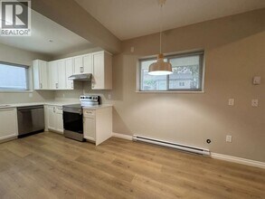 21292-21123 123 Ave in Maple Ridge, BC - Building Photo - Building Photo