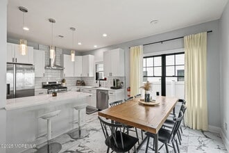 13 Thomas Ln in Morganville, NJ - Building Photo - Building Photo