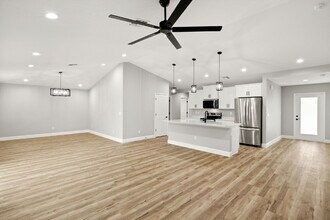 213 NW 5th St in Cape Coral, FL - Building Photo - Building Photo