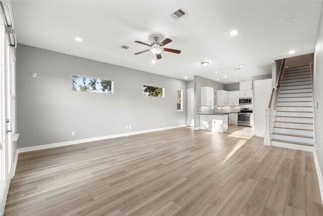 2709 Hardy St in Houston, TX - Building Photo - Building Photo