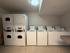 Deerfield East in Deerfield Beach, FL - Foto de edificio - Building Photo