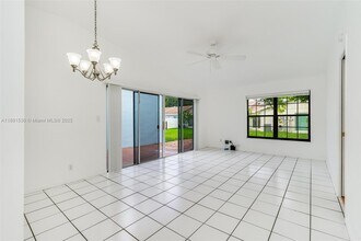 5442 Lakewood Cir S in Margate, FL - Building Photo - Building Photo