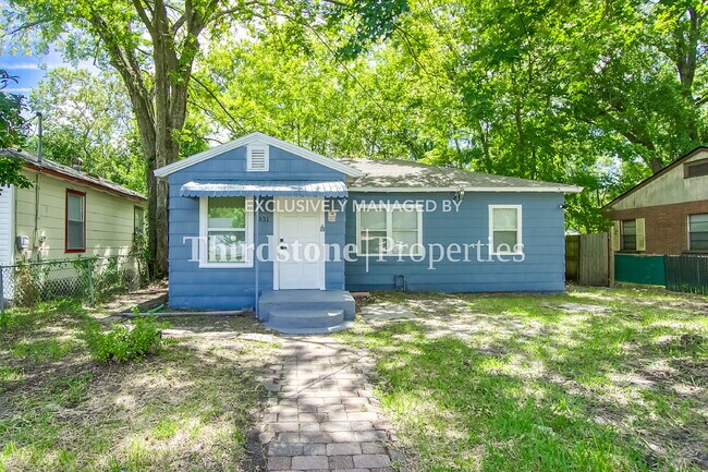 property at 931 Huron St
