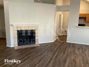 922 Ramblewood Dr in Lewisville, TX - Building Photo - Building Photo