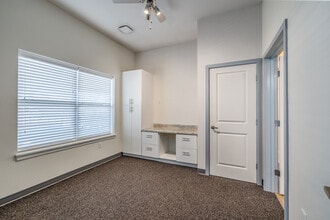 SoEl District Lofts in Springfield, MO - Foto de edificio - Interior Photo