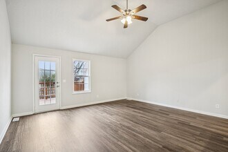 205 Christine Dr in Lebanon, TN - Foto de edificio - Building Photo