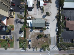 1411 S Atlantic Ave in New Smyrna Beach, FL - Foto de edificio - Building Photo