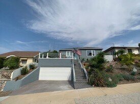4462 Santa Monica Ave in San Diego, CA - Building Photo