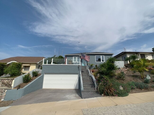 property at 4462 Santa Monica Ave