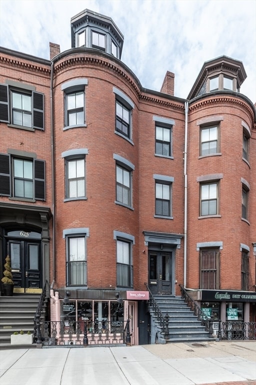 property at 623 Tremont St