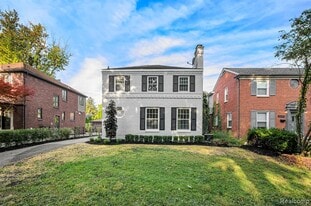 26085 Humber St in Huntington Woods, MI - Building Photo