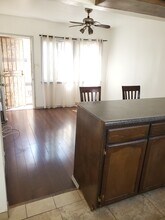 2176 W 26th Pl, Unit 2176 1/2 B 26th pl in Los Angeles, CA - Foto de edificio - Building Photo