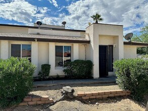 826 E Eugie Ave in Phoenix, AZ - Building Photo - Building Photo