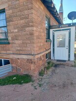 410 S 100 E in Kanab, UT - Building Photo